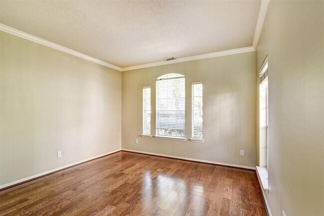 Building Photo - 6818 Portuguese Bend Dr
