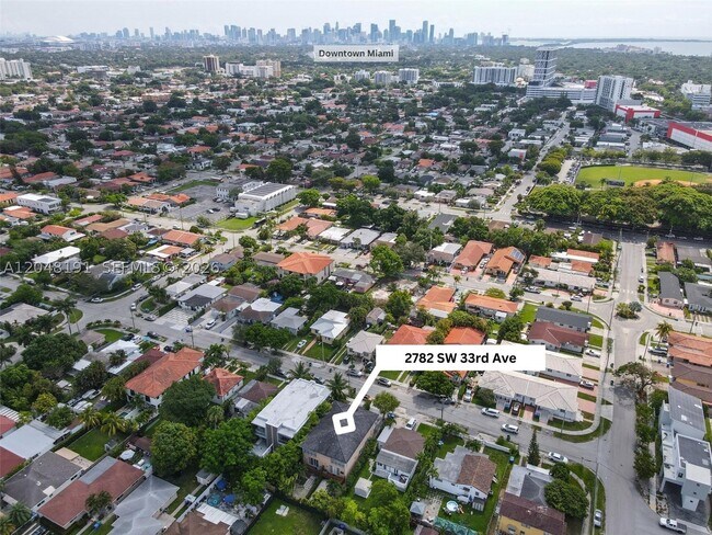 Building Photo - 2782 SW 33rd Ave