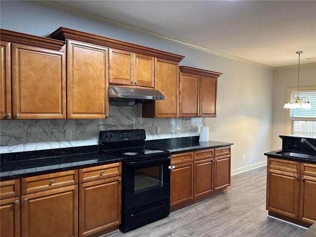 Building Photo - 698 Channel Ln