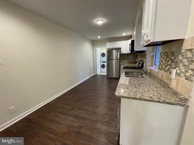 Building Photo - 2003 S 7th St