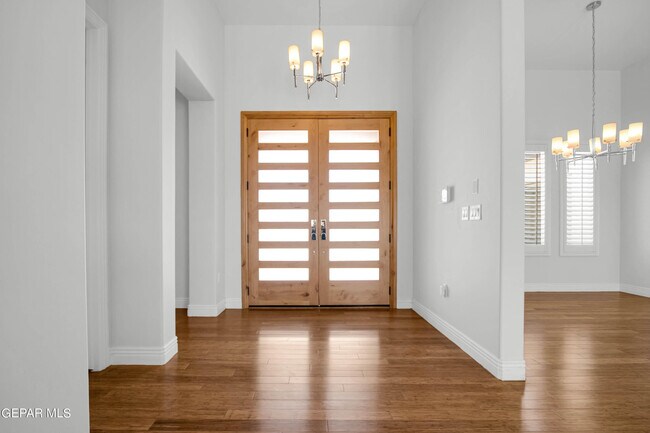 Building Photo - 2205 Hacienda Rey Dr