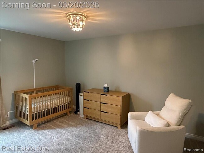 Building Photo - 58206 Sunflower Cir N