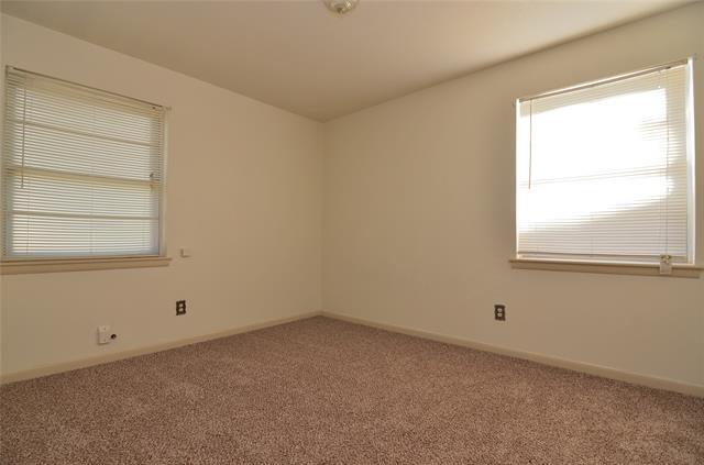 Building Photo - 4524 Sherwood Dr