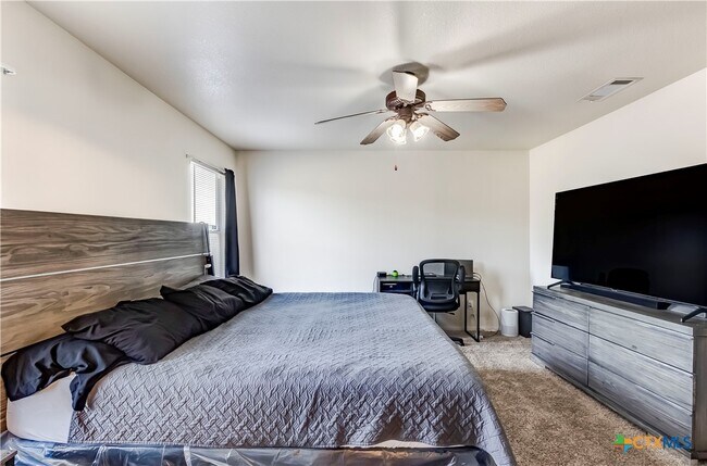 Building Photo - 3413 Traverse Dr