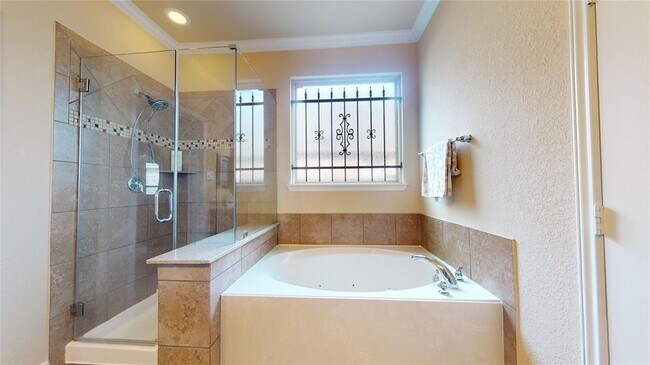 Building Photo - 28511 Pleasant Forest Dr