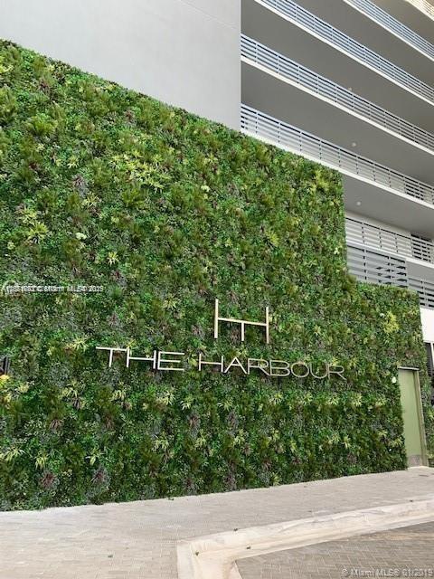 Building Photo - 16385 Biscayne Blvd