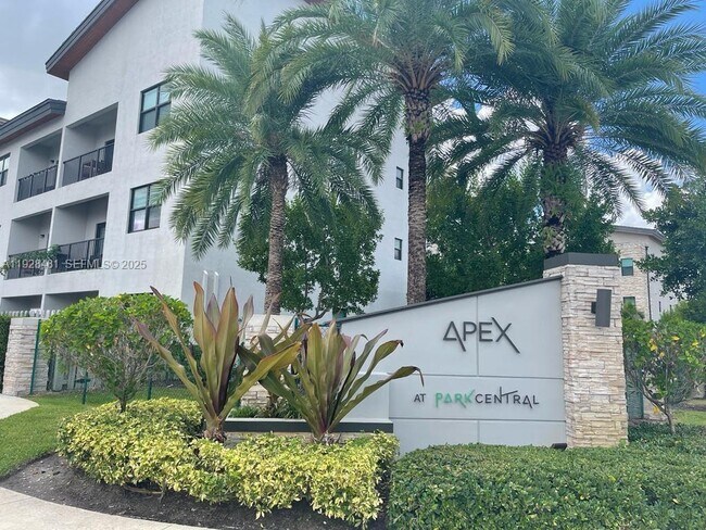 Primary Photo - 7865 NW 104th Ave