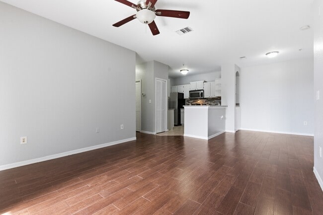 Building Photo - 5507 Legacy Crescent Pl