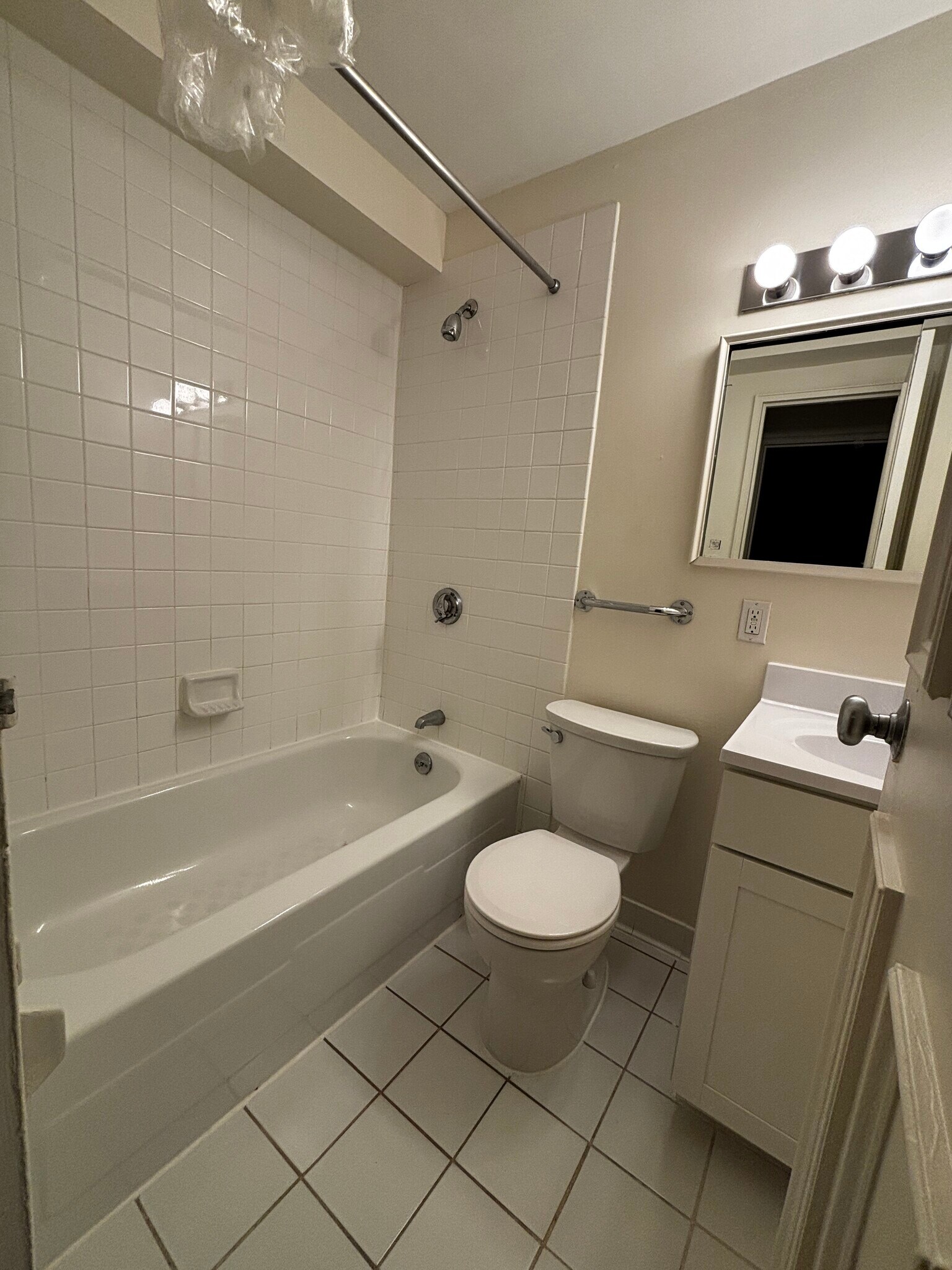 Building Photo - 109 Babcock St