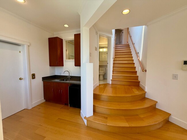 Building Photo - PANORAMIC BAY VIEW ESTATE IN PRESTIGIOUS TIBURON