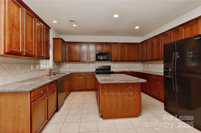 Building Photo - 8827 SedgeBurn Dr