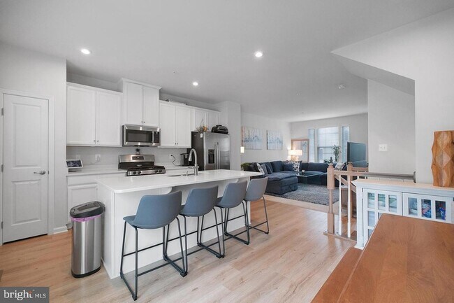 Building Photo - 52 Caswell Dr