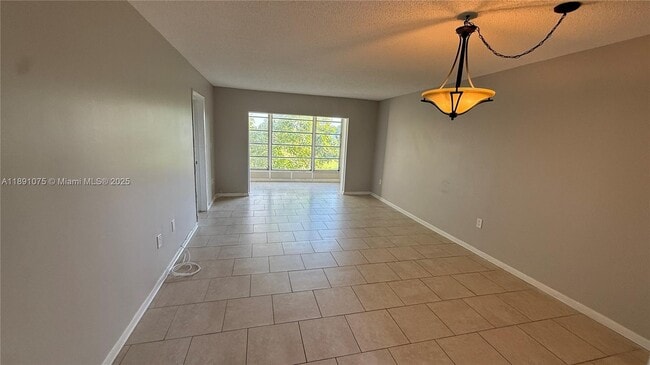 Building Photo - 8500 Sunrise Lakes Blvd