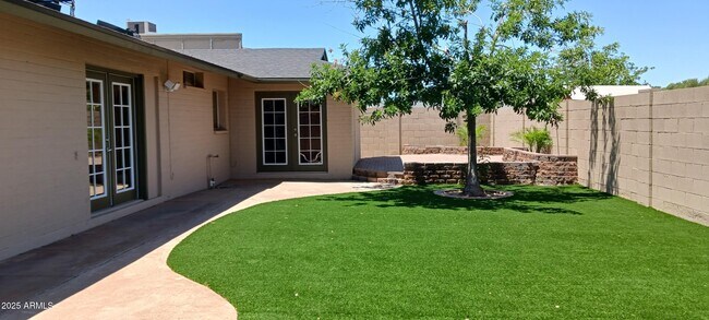 Building Photo - 1310 E Minton Dr