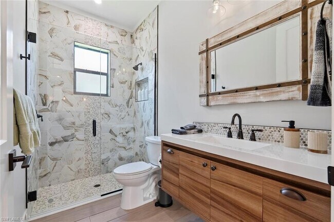 Building Photo - 3552 Hibiscus Ave