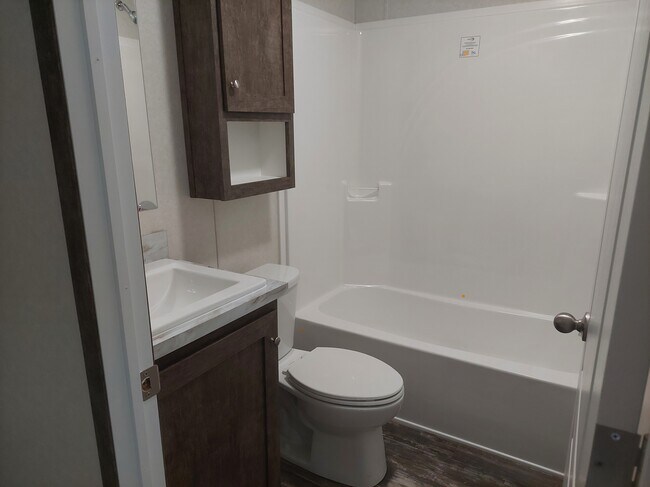 Building Photo - 231 Magnolia Pl