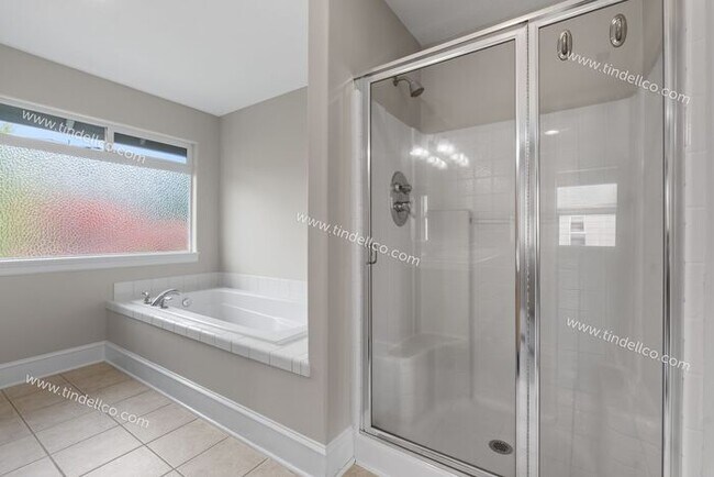 Building Photo - Spacious 3-Bedroom Home with Large Bonus Room & Loft in Bauer Highlands - Landscape Provided!