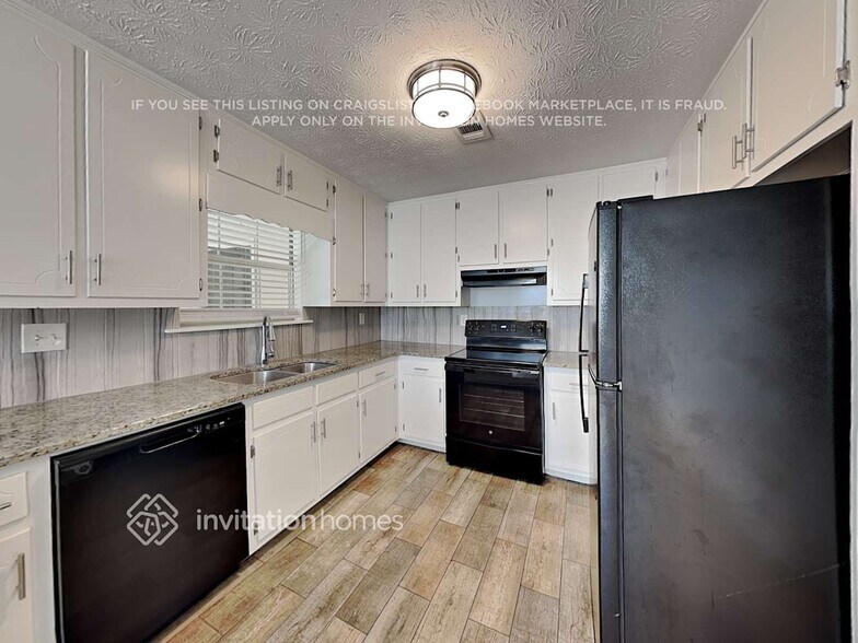 Building Photo - 4358 Bridle Path Ct