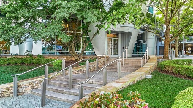 Building Photo - 3338 Peachtree Rd NE