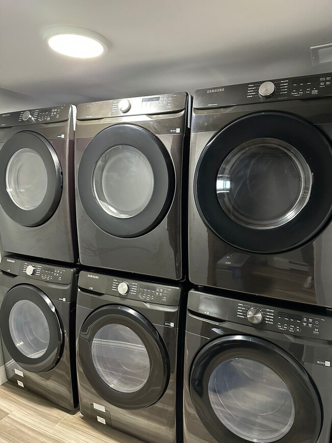 Building Photo - 63 Adams St