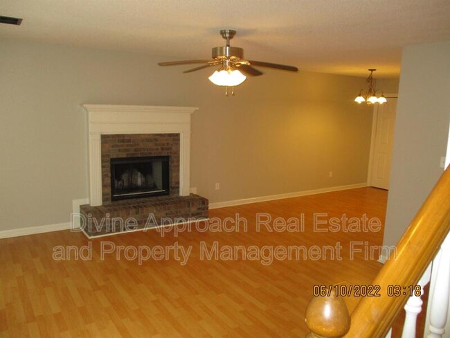 Building Photo - 830 Jamestown Manor Park