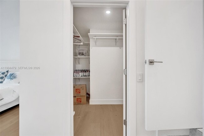 Building Photo - 12478 N Bayshore Dr