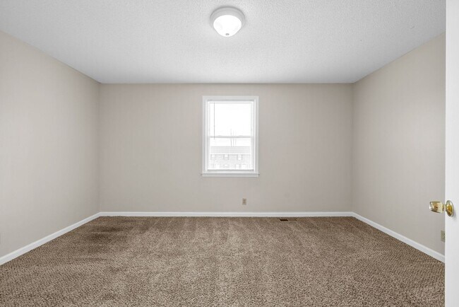 Building Photo - End Unit Ready for You to Call Home