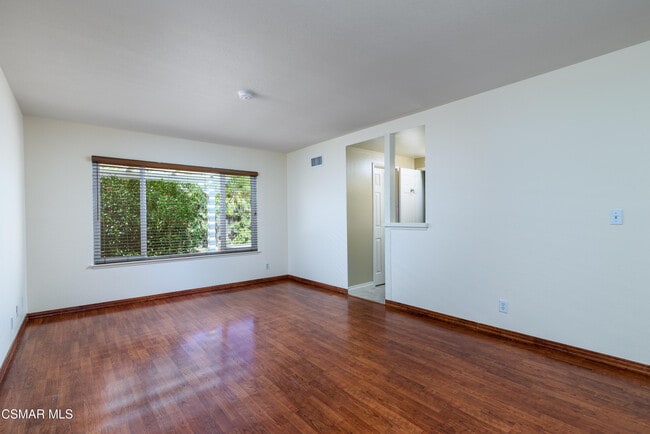 Building Photo - 1547 Blackstock Ave