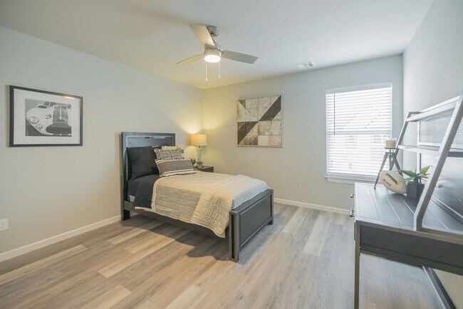 Building Photo - BRAND NEW LUXURY 3 BEDROOM 2.5 BATH TOWNHO...