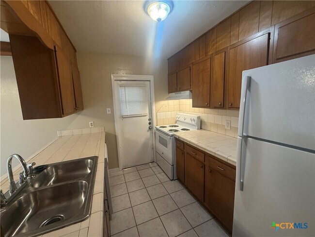 Building Photo - 1004 Hillyer St