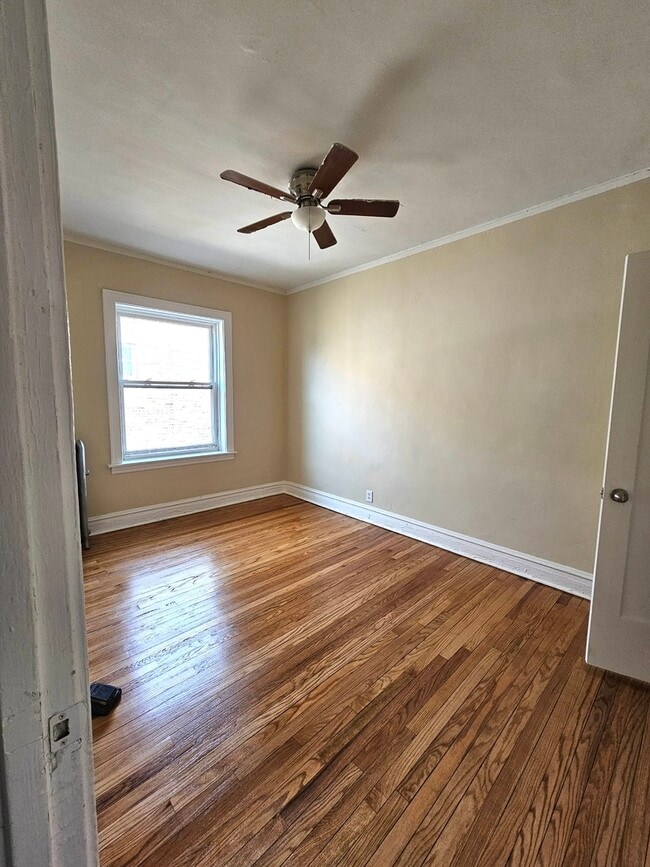 Building Photo - 4821 N Springfield Ave