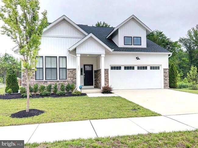 Building Photo - 521 Davis Fls Dr