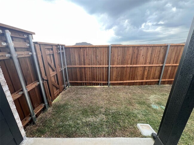 Building Photo - 4008 Limestone Blf Dr