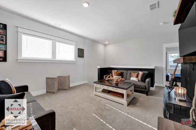 Building Photo - 1754 Sandybrook Dr