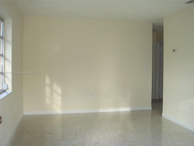 Building Photo - 1129 SW 11th Ave