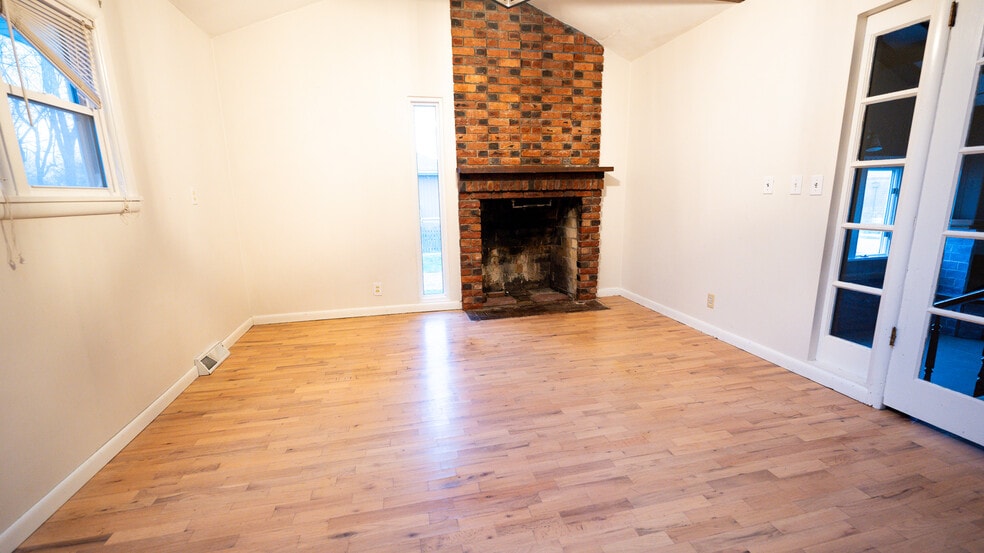 Building Photo - 514 Minnie Ave