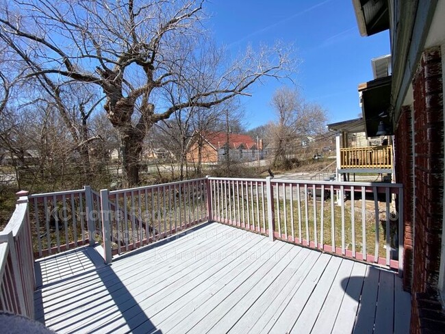 Building Photo - 4144 College Ave