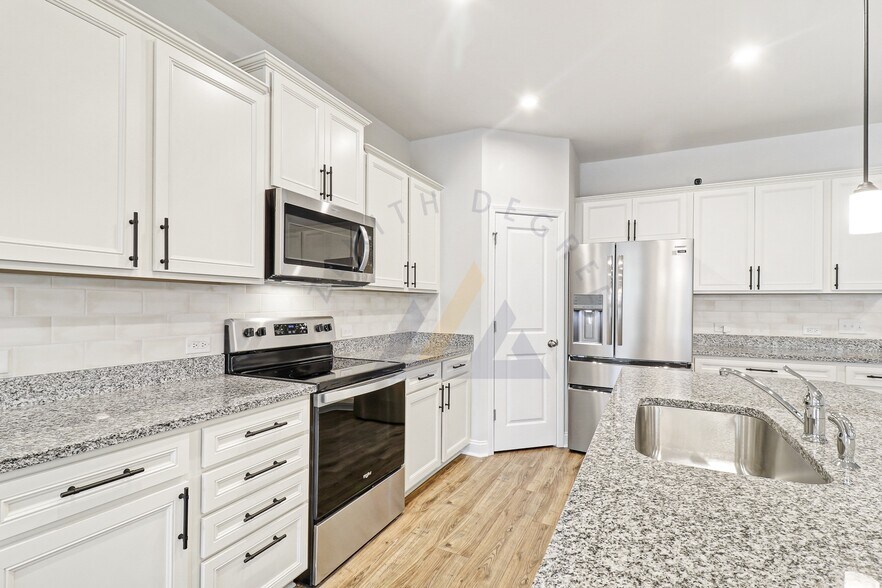 Building Photo - 124 Danner Dr