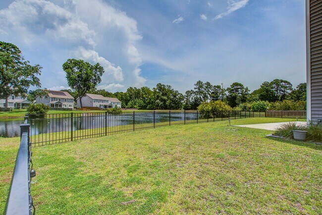 Building Photo - 2732 Harmony Lake Dr