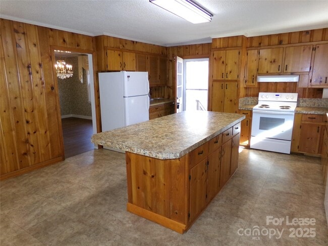 Building Photo - 507 Valleyview Dr