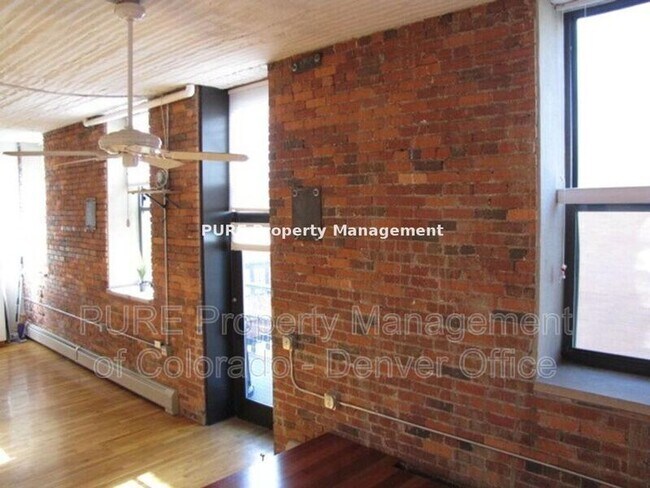 Building Photo - 2261 Blake St