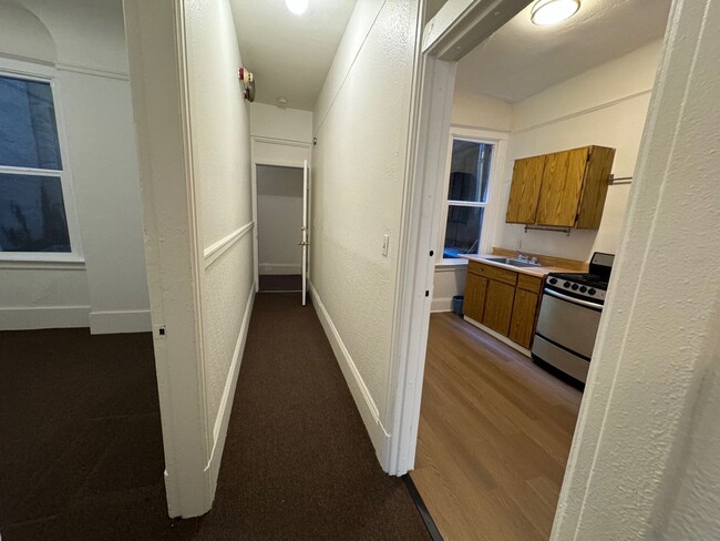 Building Photo - COZY 2 BEDROOM 1 BATH FOR RENT IN SAN FRAN...