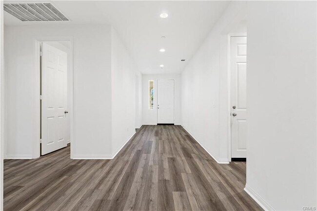 Building Photo - 2022 Built 4 bedroom WILDOMAR home for LEASE!