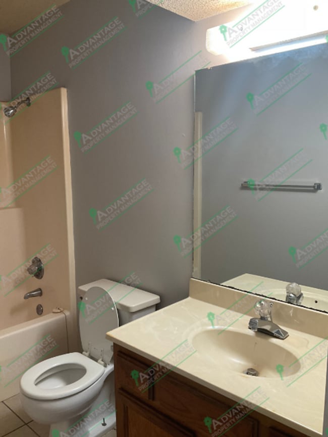 Building Photo - Coming Soon: 2-Bedroom, 1-Bathroom Apartme...