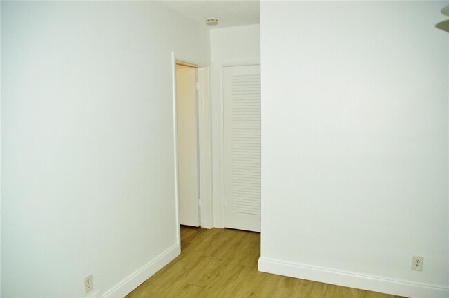 Building Photo - 4770 NW 10th Ct