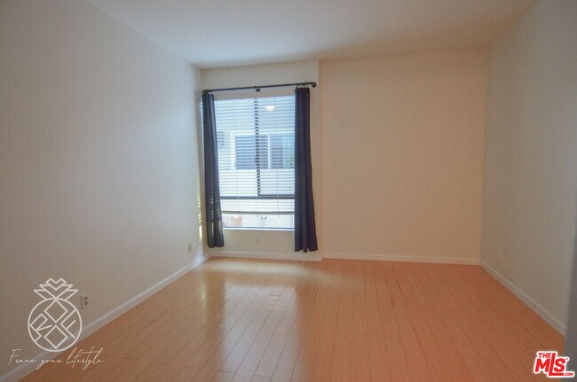 Building Photo - 1727 Glendon Ave