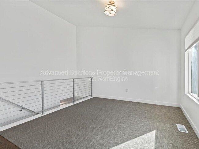 Building Photo - 7411 S Drake Pk Ct