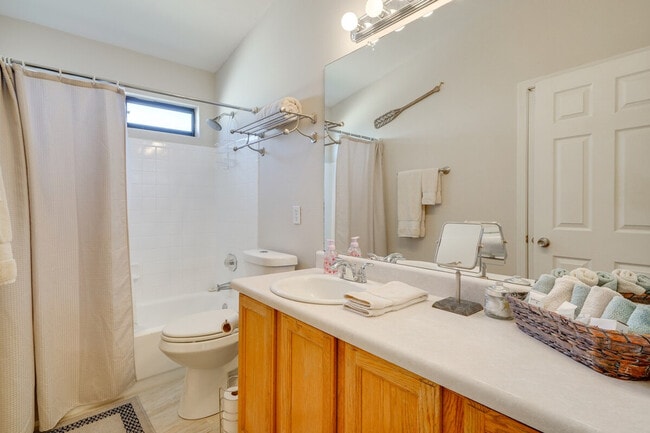 Building Photo - 1209 W Crystal Palace Pl