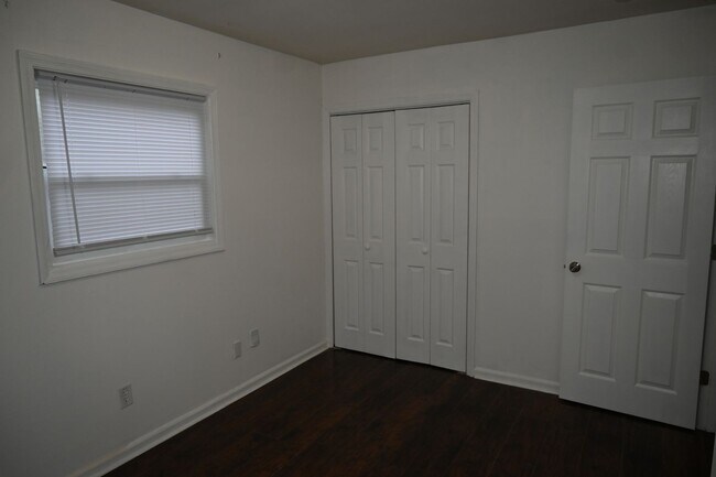 Building Photo - 2031 Wellborn Dr