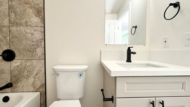 Building Photo - 1413 Ala Iolani St